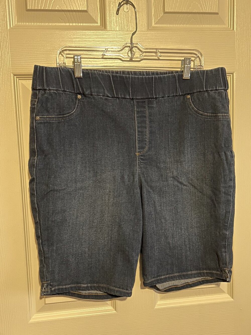 Chico's Pull on Denim Shorts sx L 14
